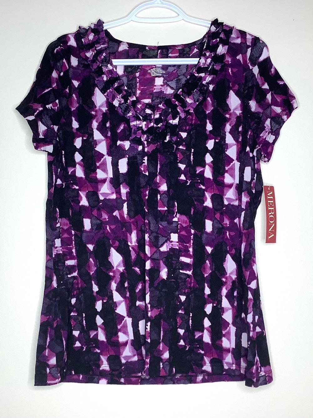 < NWT Merona Abstract Pattern Blouse With Ruffled Neckline >